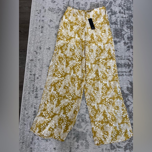 Lulus Pants - Lulus NWT Small Wide Leg Floral Yellow Pants